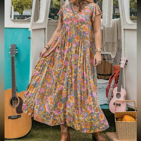 Plus size boho floral print butterfly sleeve belted maxi dress - Picture 8 of 10